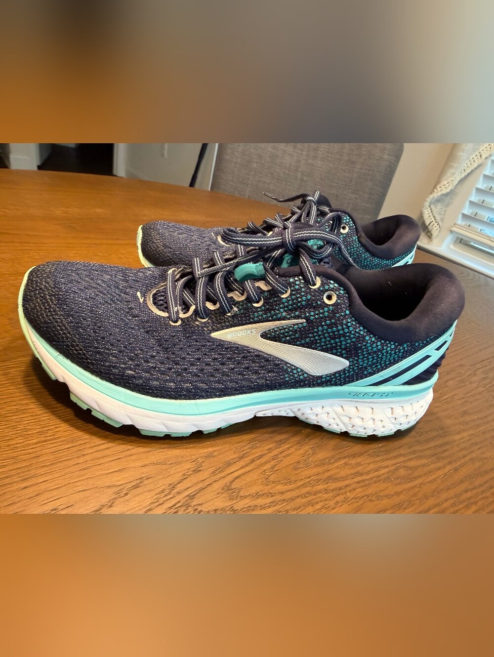 Brooks Ghost 11 Running Shoes Size 9.5